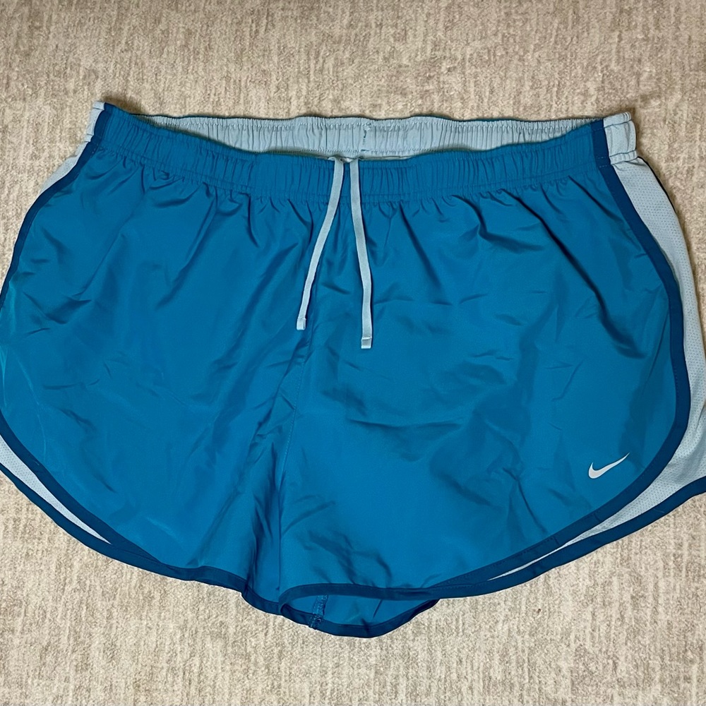 Women's Nike Dry Tempo Running Short